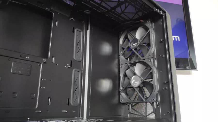 Fractal-Meshify-2-Case-Recenzia-08-scaled