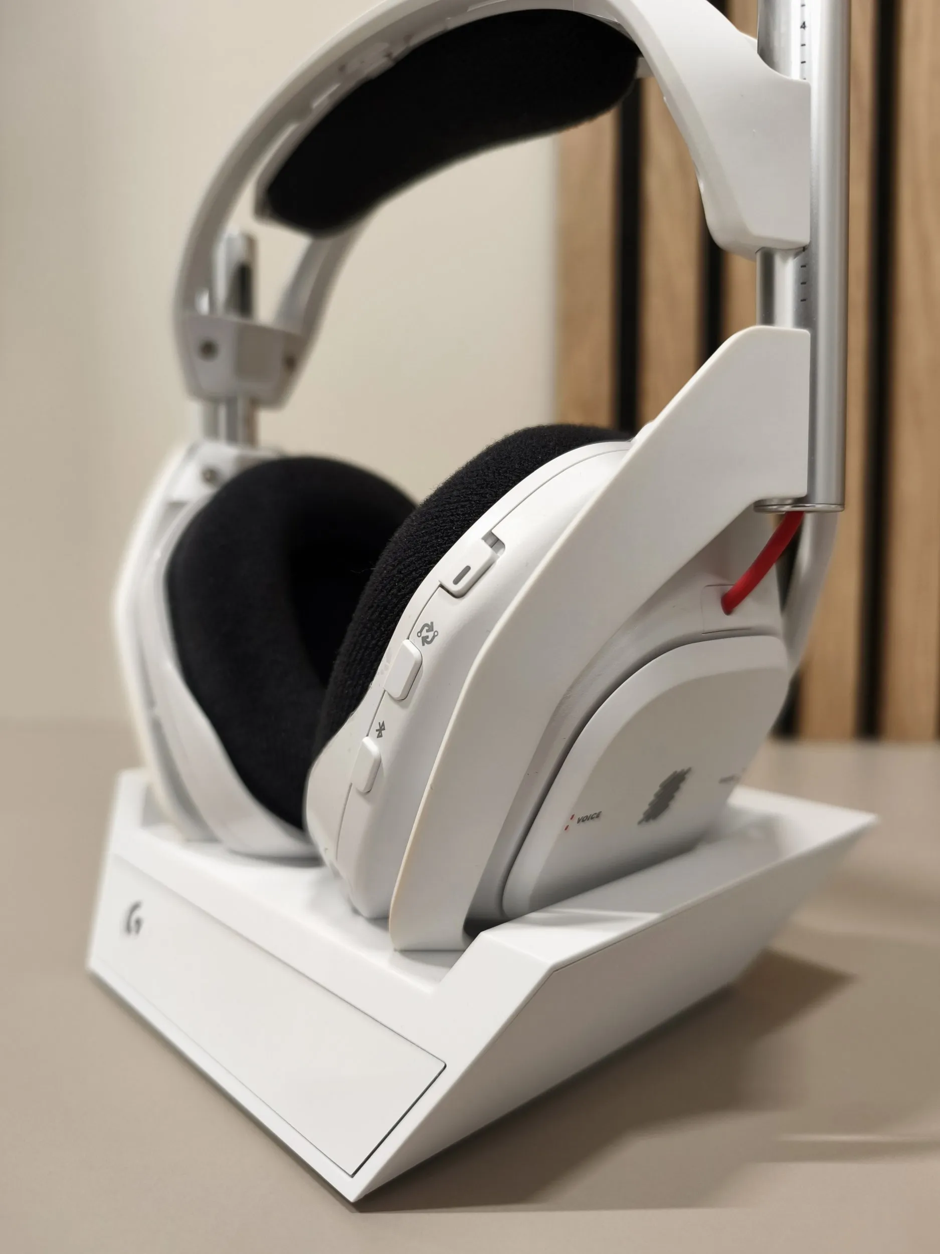 Logitech Astro A50 LIGHTSPEED 06