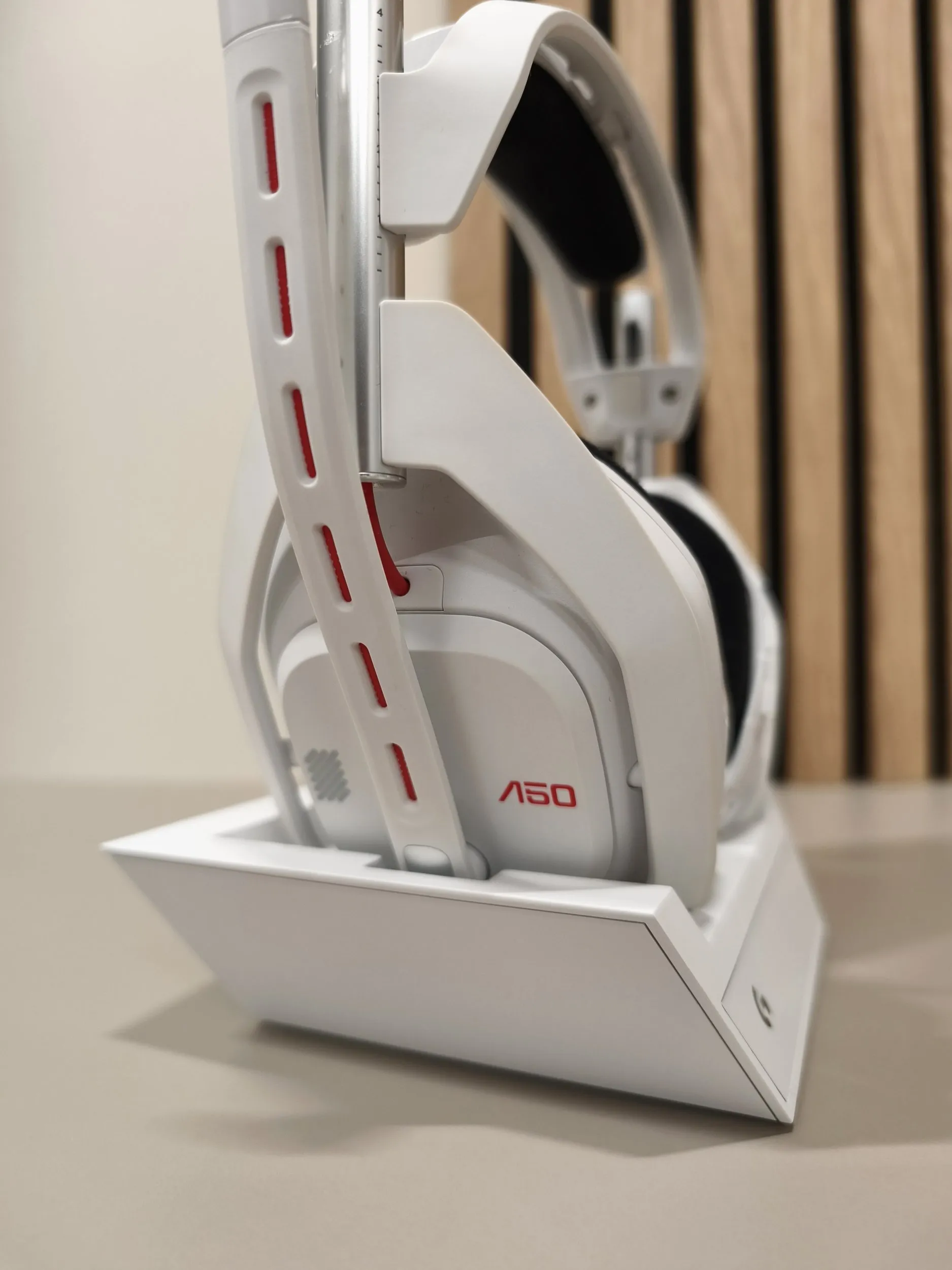 Logitech Astro A50 LIGHTSPEED 09