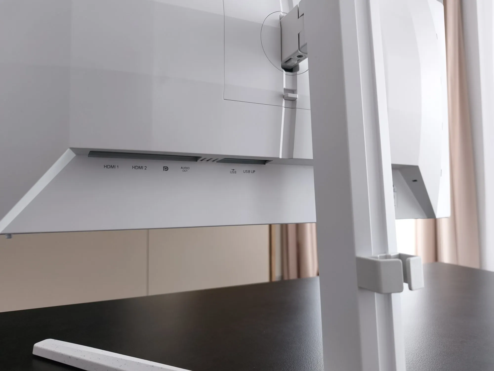 Philips Evnia 27M2N6501L OLED recenzia 7