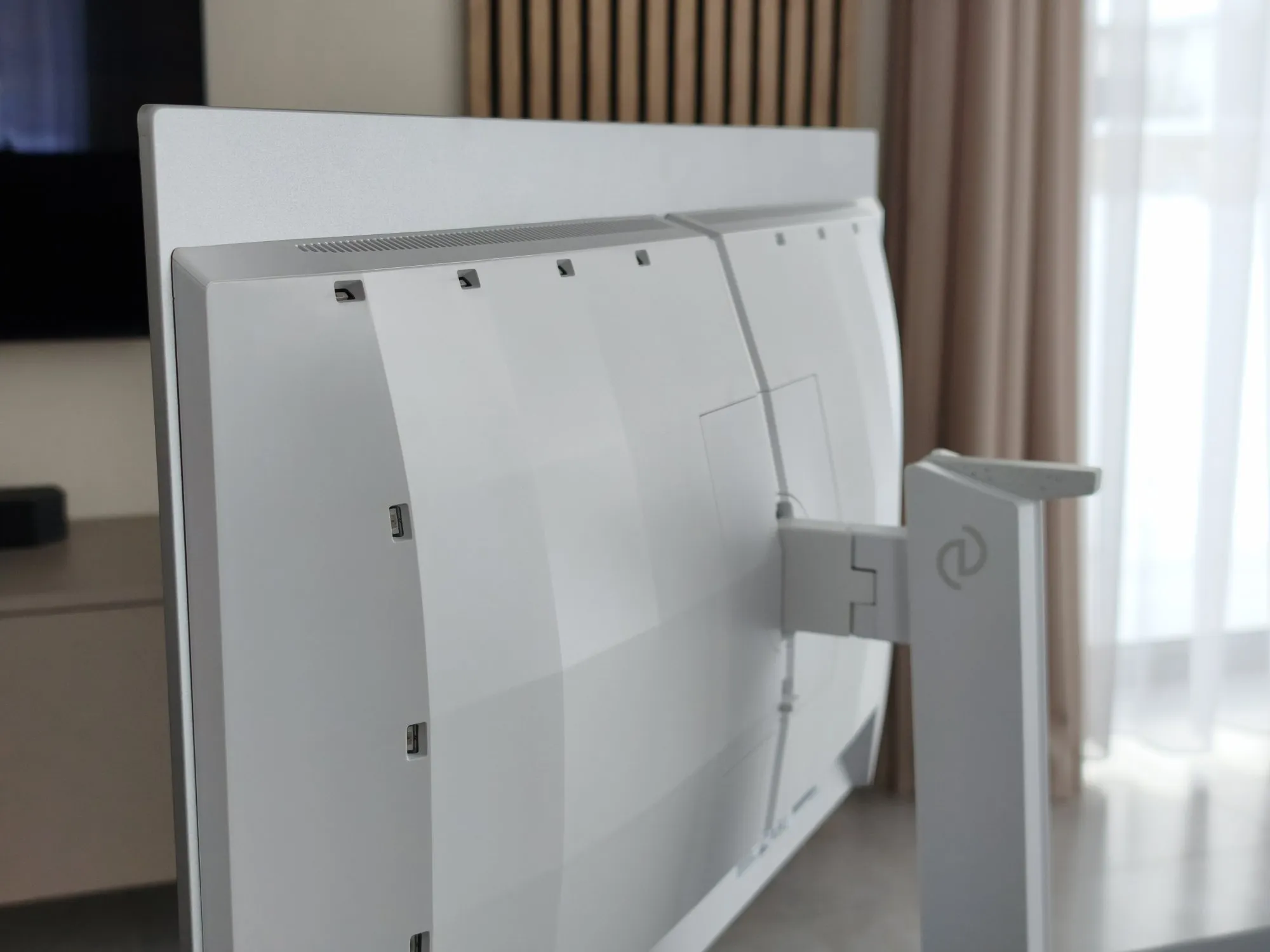 Philips Evnia 27M2N6501L OLED recenzia 8