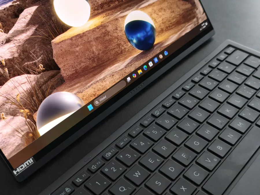 Asus Zenbook DUO 2026 UX8407AA detail obrazovky